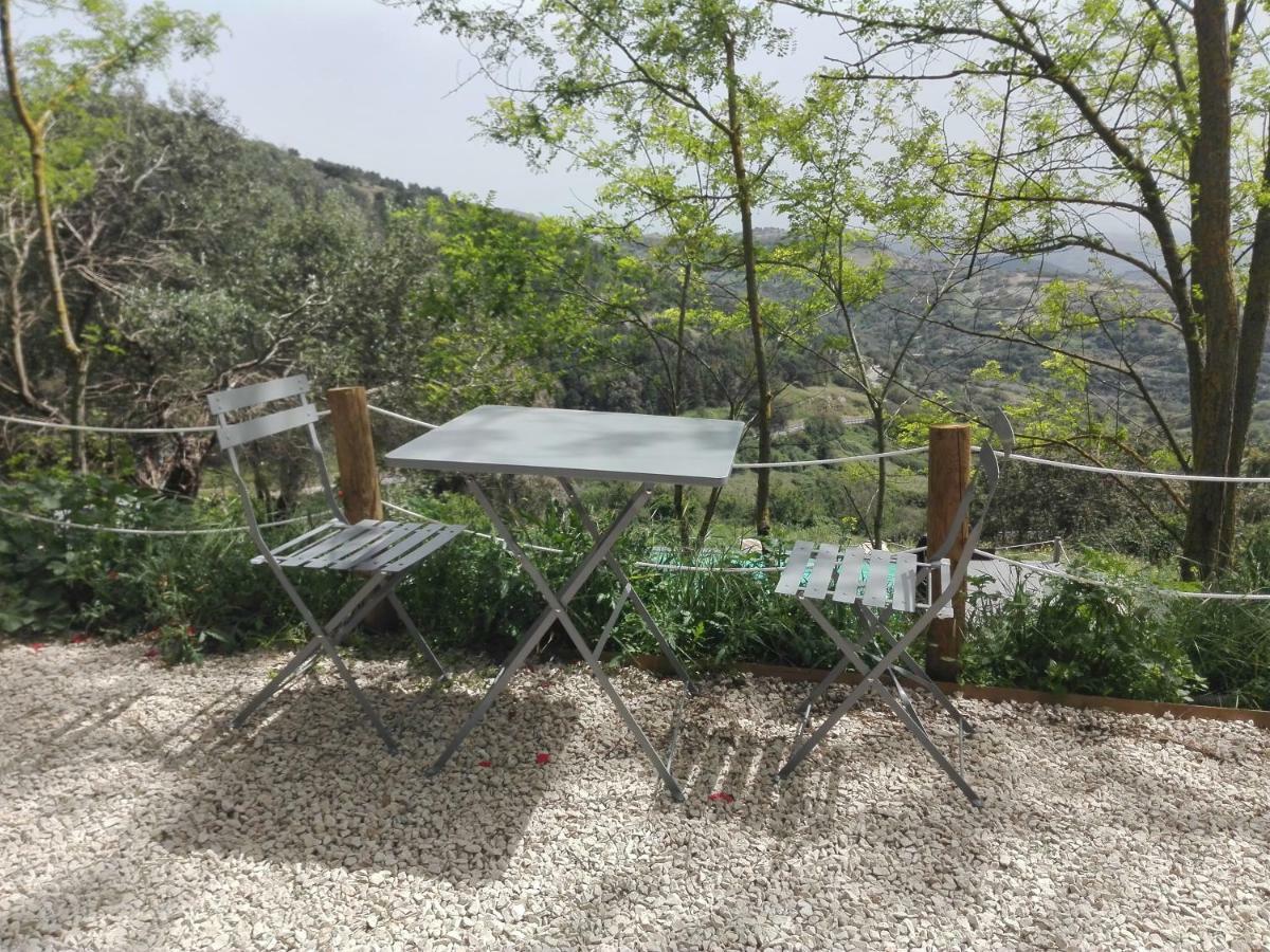 Tuffudesu Bed & Breakfast Osilo Exterior foto
